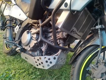 Suzuki Vstrom 650 DL - 8