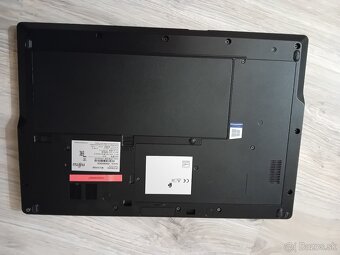 Fujitsu LifeBook E459 - 8