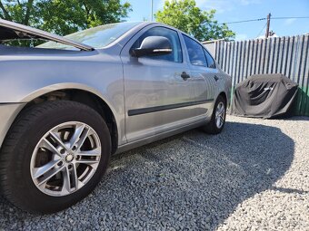 Predam havarovanu Skoda Octavia II 2011 1.6 75kw benzin - 8