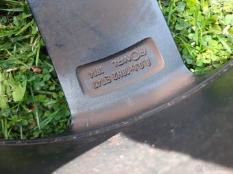AUDI A4 B8 / 8,5 disky 8Jx18 ET47 - 8