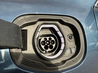 Ford Kuga 2.5 Duratec PHEV 225k Titanium X CVT
- 8