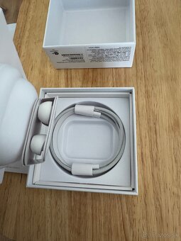 Apple AirPods Pro 2 - (USB-C) - 8