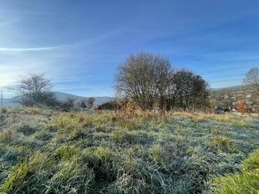 Predám prekrásny stavebný pozemok - 8