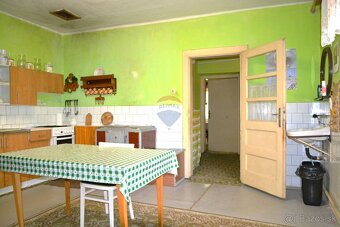 Na predaj dom s veľkým ovocným sadom v obci Uhorské - 8