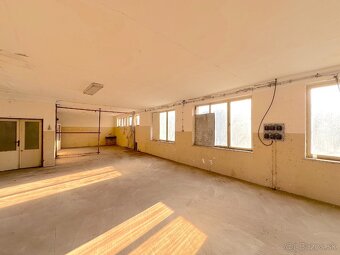 480 m2 hospodárska budova / sklad 20 min od Komárna - 8