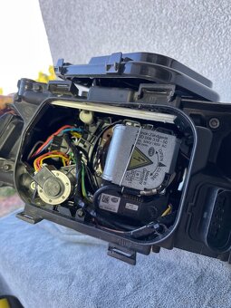 Audi A6 C6 svetlomet predný pravý xenón s AFS - 8