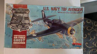 Modely + autíčko na diaľkové ovládanie - 8