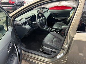 Toyota Corolla Hybrid 2.0 r.v.2024/3 e-CVT 112 kW EXECUTIVE - 8