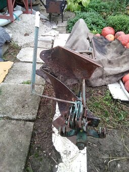 Predám pluh obojstranný za malotraktor. - 8