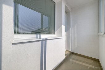 Predaj-3IZBOVÝ BYT 64m2-S LOGGIOU-BEBRAVSKÁ-VRAKUŇA - 8