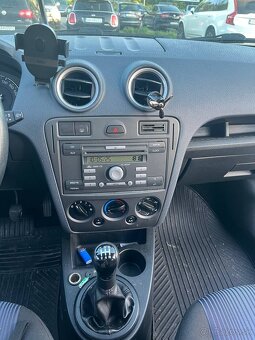 Ford Fusion - 8