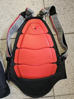 Detska motorkarska bunda a chranic na chrbat - 8