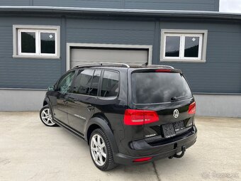 VW Touran Cross 2.0TDI DSG - 8