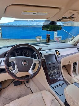 CADILLAC ESCALADE - 8