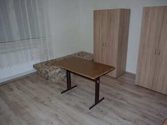 PREDAJ 2 – izbový rodinný dom v meste Šurany – centrum. - 8