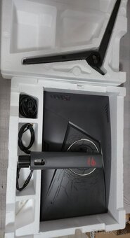 32" - ASUS ROG Strix XG32VC - 8