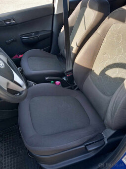 Hyundai i20 1,2i-16v Comfort M2010 naj.91362km - 8