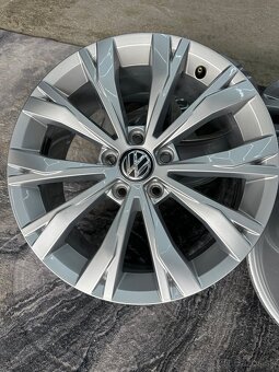 Originál Volkswagen r17 model Montana - 8