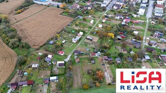 Hľadáte únik z ruchu mesta s vlastnením kúsku prírody priam - 8