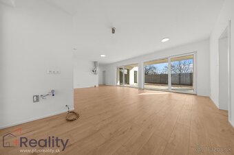 Moderný štvorizbový rodinný dom na predaj - 8