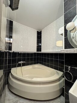 Priestranný 3-izbový byt s rozlohou 76 m² - 8