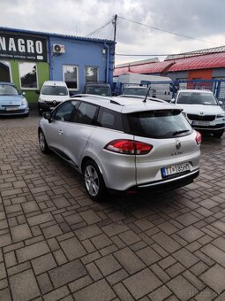 Renault Clio - 8