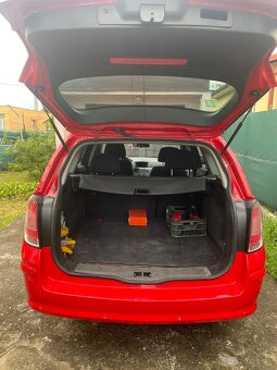 Opel Astra H Caravan 2009 - 8