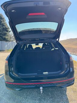 Volkswagen Passat Variant 2.0 TDI R-Line DSG - 8