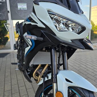 Kawasaki Versys 650 model 2025 - biely - 8