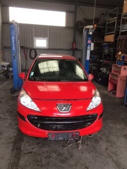 Peugeot 207 - 8