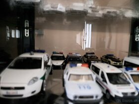 Zbierka modelov policajných áut - 8