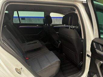 VW Passat Kombi GTE 1.4 TSI 160kw MATRIX LED,NELAKOVANÉ - 8