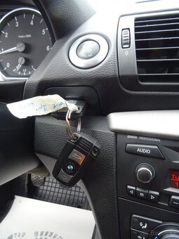 BMW Řada 1 2,0 116i 2x originál alu kola, pravidelný servis - 8