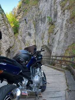 Predám YAMAHA FAZER FZR 1000 - 8