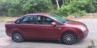 2005 Ford Focus Ghia sedan, 1.6 lpg - 8