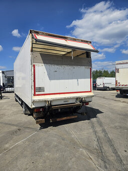 Skriňové  Volvo FL6 r.v.2015 + hyd. čelo porucha motora - 8