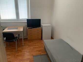 Na prenájom 5 izbový rodinnný dom pre firmy - Voľný ihned - 8