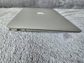 Apple MacBook Air 13” (2017) – i5, 8 GB RAM, 128 GB SSD - 8