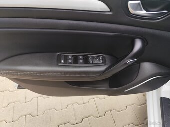Renault Mégane Grandtour TCe 115 GPF Intens - 8