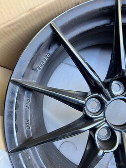 Predám originál 2 disky na Toyota yaris GR - 8