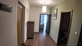 Krásny 3izb byt so zariadením a vlastným parkovaním - 8