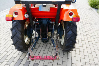 Traktor Kubota L 2002 DT - 8