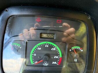 Bager , New Holland B80B - 8