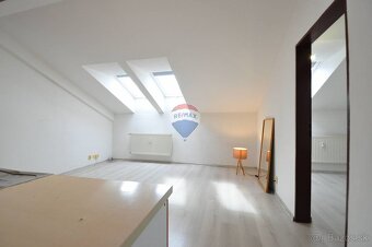 REZERVOVANÉ PREDAJ, 2-izbový podkrovný byt v Poprade, Ul - 8