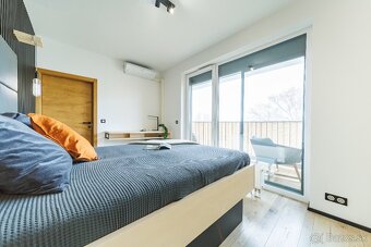 REZERVOVANÉ SLNEČNÝ A ŠTÝLOVO ZARIADENÝ 2-IZBOVÝ APARTMÁN - 8