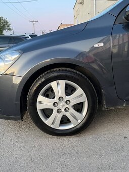 KIA Ceed Combi 1.6 CRDi = 85kW r.v 2012, Top Stav = - 8