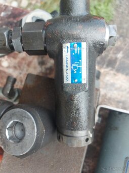 Hydraulicka jednotka. - 8