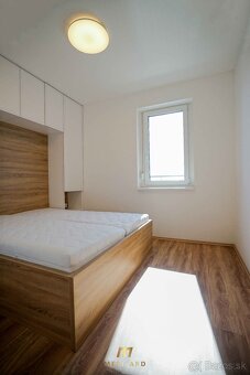 (REZERVOVANÉ) 2 izbový byt, zariadený, veľký balkón, Rajka - 8