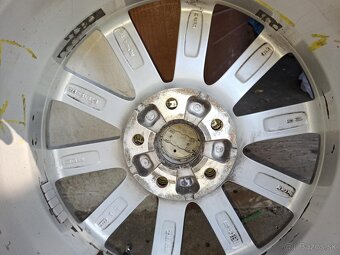 Zimne pneu. 5x112 Audi R 17 - 8