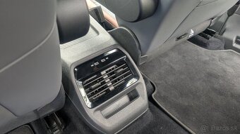 Na Predaj VW ID4 PRO Elektromobil - 8